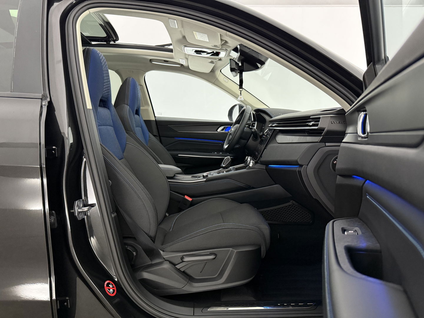 Lynk Co 01 1.5  | Pano | 360° | Virtual | Sfeerverl. | Memory | LED | Carplay | Adaptive Cruise