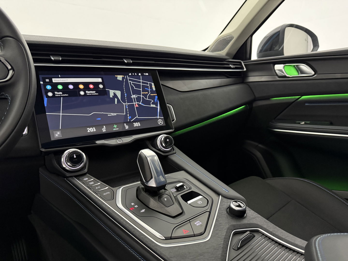Lynk Co 01 1.5  | Pano | 360° | Virtual | Sfeerverl. | Memory | LED | Carplay | Adaptive Cruise