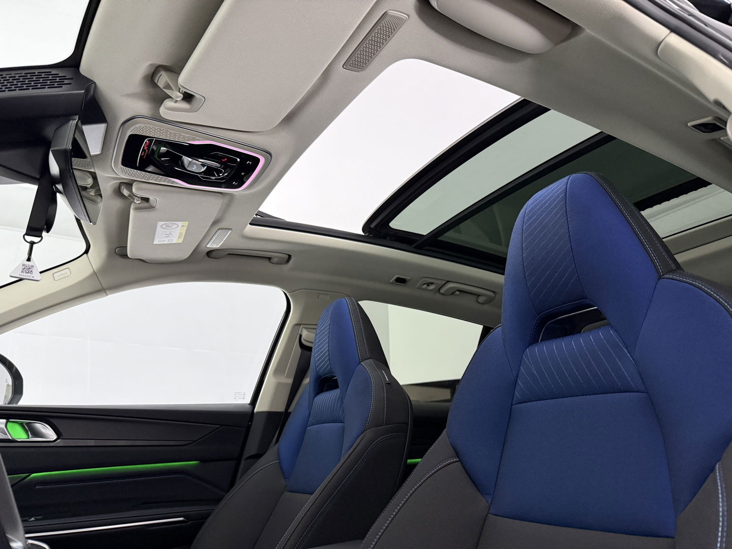 Lynk Co 01 1.5  | Pano | 360° | Virtual | Sfeerverl. | Memory | LED | Carplay | Adaptive Cruise