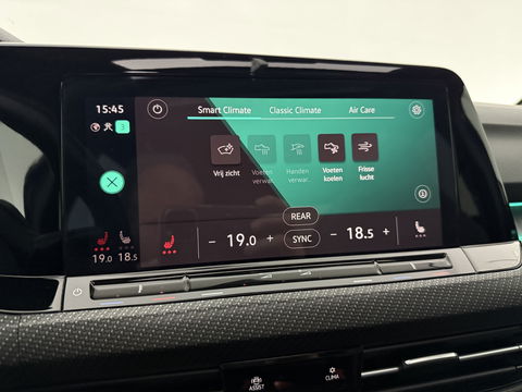 Volkswagen Golf 1.5 eTSI R-Line Lapiz Blue | Pano | Sfeerverl. | Virtual | Camera | IQ-Light | Stuur/Stoelverw. l Carplay | Adaptive Cruise