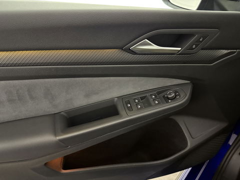 Volkswagen Golf 1.5 eTSI R-Line Lapiz Blue | Pano | Sfeerverl. | Virtual | Camera | IQ-Light | Stuur/Stoelverw. l Carplay | Adaptive Cruise