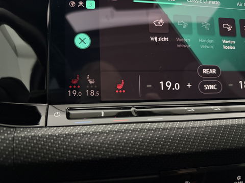 Volkswagen Golf 1.5 eTSI R-Line Lapiz Blue | Pano | Sfeerverl. | Virtual | Camera | IQ-Light | Stuur/Stoelverw. l Carplay | Adaptive Cruise