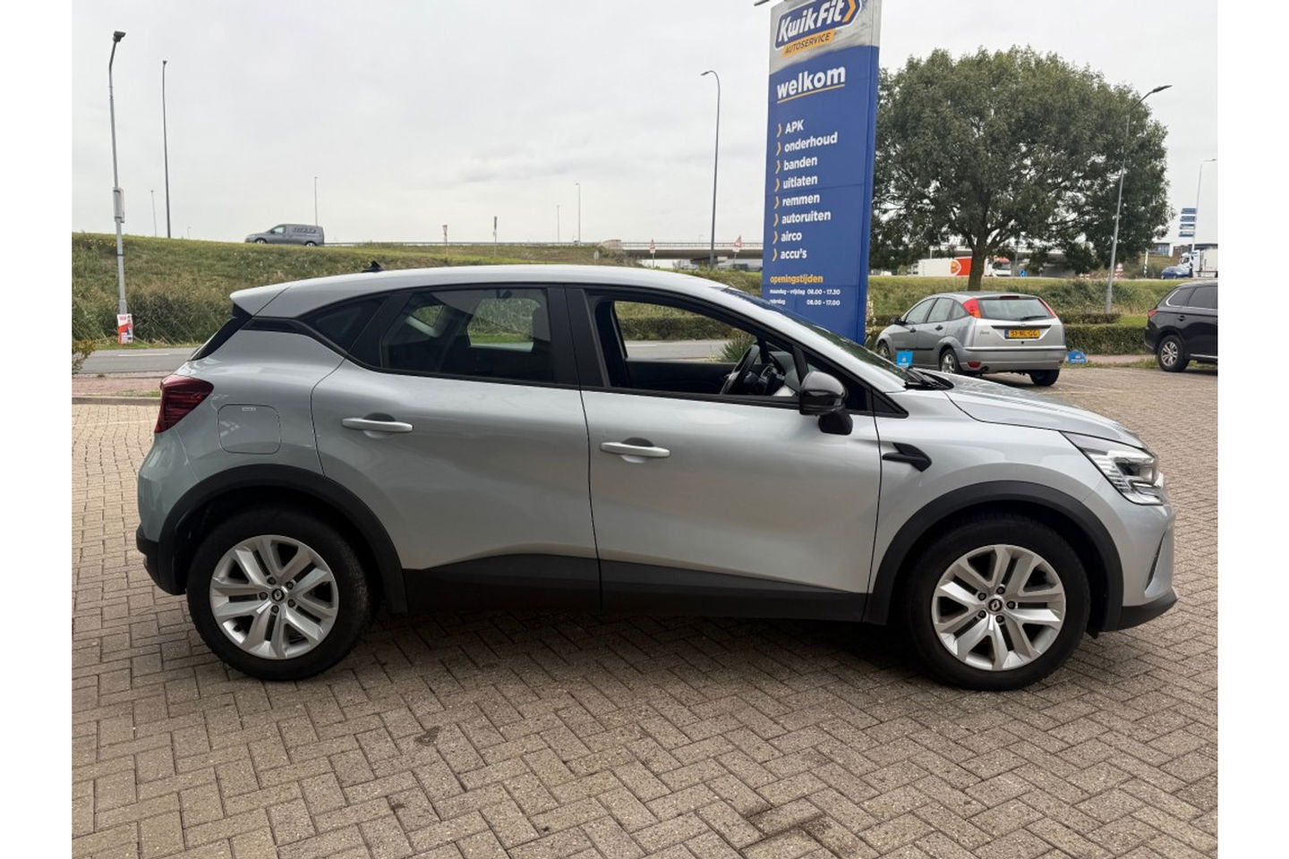 Renault Captur 1.0 TCE 90 EQUILIBRE NAVI PDC STOELVW CARPLAY