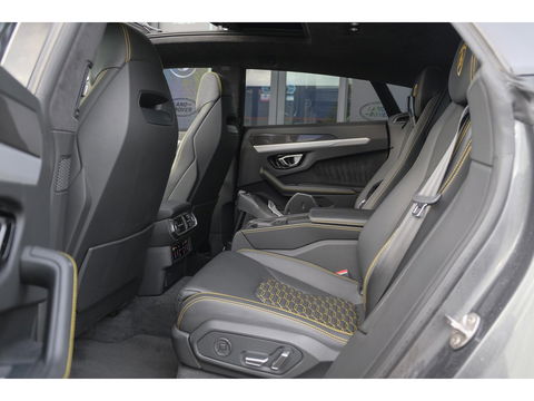 Lamborghini Urus 4.0 V8 650pk Panoramadak NLauto 4-seat config Carbon Bang&Olufsen 4-wielsturing Massage Stoelkoeling 23" LMV