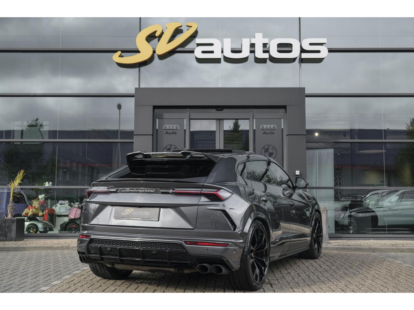 Lamborghini Urus 4.0 V8 650pk Panoramadak NLauto 4-seat config Carbon Bang&Olufsen 4-wielsturing Massage Stoelkoeling 23" LMV
