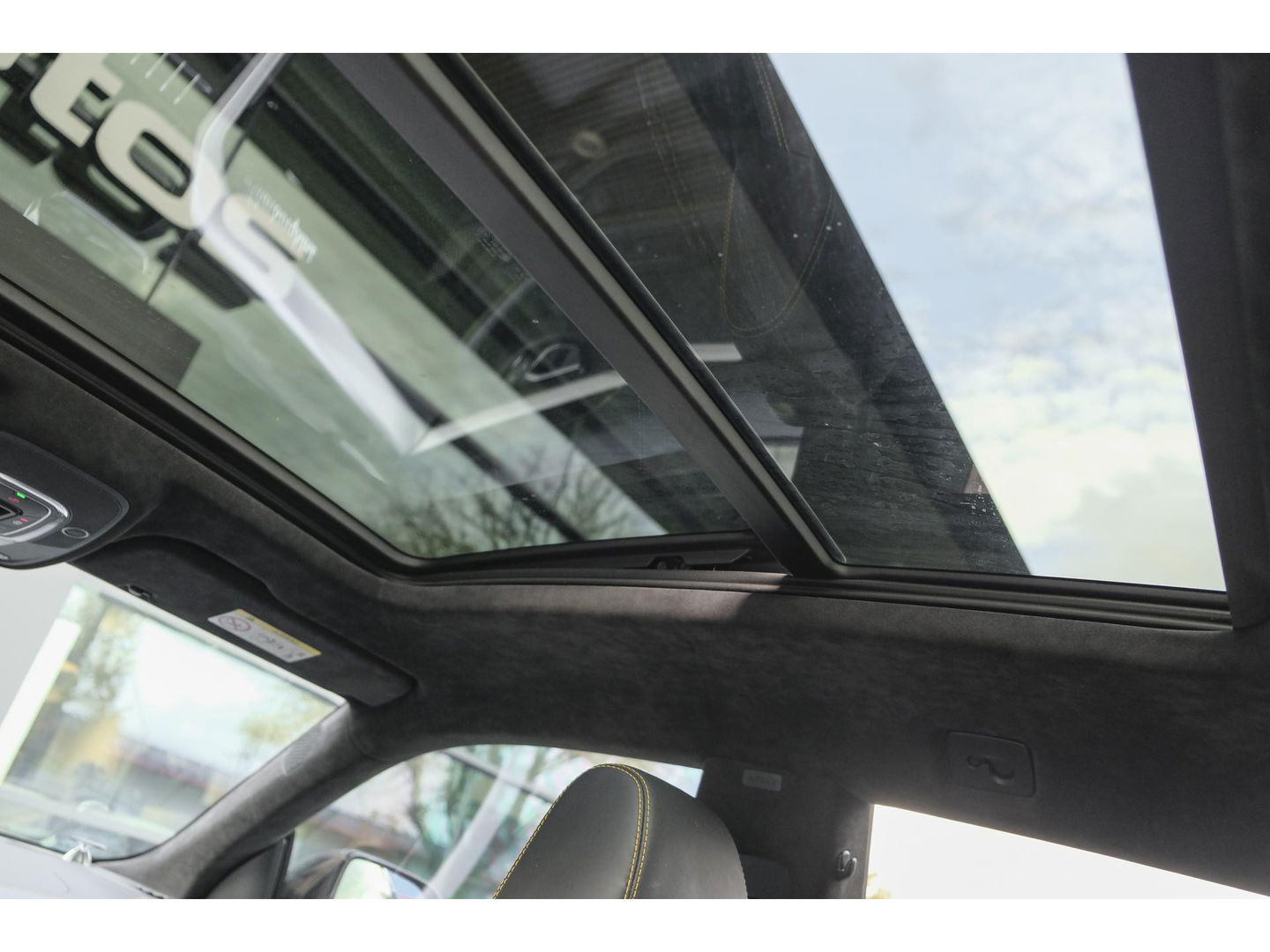 Lamborghini Urus 4.0 V8 650pk Panoramadak NLauto 4-seat config Carbon Bang&Olufsen 4-wielsturing Massage Stoelkoeling 23" LMV