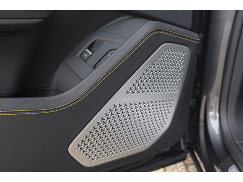 Lamborghini Urus 4.0 V8 650pk Panoramadak NLauto 4-seat config Carbon Bang&Olufsen 4-wielsturing Massage Stoelkoeling 23" LMV