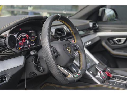 Lamborghini Urus 4.0 V8 650pk Panoramadak NLauto 4-seat config Carbon Bang&Olufsen 4-wielsturing Massage Stoelkoeling 23" LMV