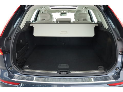 Volvo XC60 2.0 T6 Plug-in hybrid AWD Inscription | Long Range | Google | Trekhaak | Leer | 360 camera | Standkachel | Stoel + stuurverwarming |