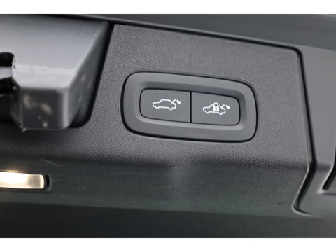 Volvo XC60 2.0 T6 Plug-in hybrid AWD Inscription | Long Range | Google | Trekhaak | Leer | 360 camera | Standkachel | Stoel + stuurverwarming |