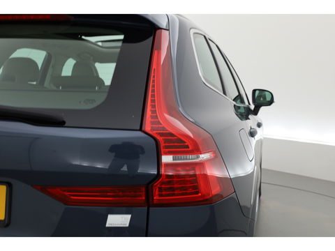 Volvo XC60 2.0 T6 Plug-in hybrid AWD Inscription | Long Range | Google | Trekhaak | Leer | 360 camera | Standkachel | Stoel + stuurverwarming |