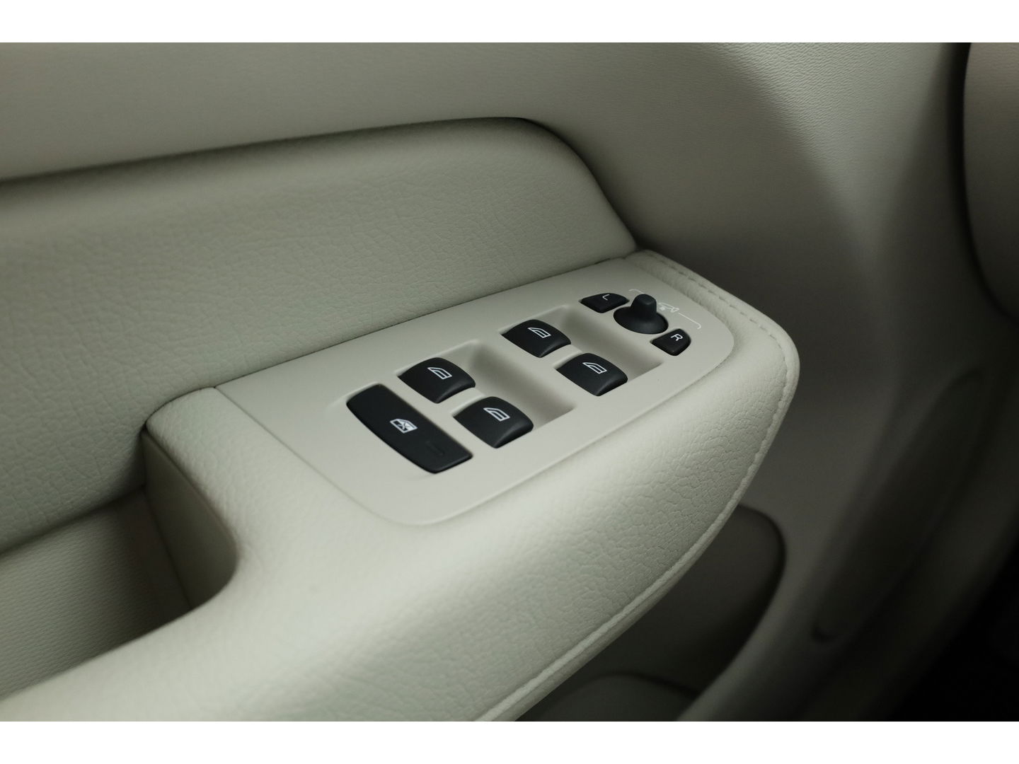 Volvo XC60 2.0 T6 Plug-in hybrid AWD Inscription | Long Range | Google | Trekhaak | Leer | 360 camera | Standkachel | Stoel + stuurverwarming |