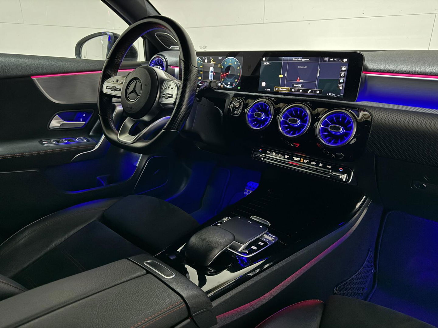 Mercedes-Benz A-Klasse 250 AMG Pano Sfeer 360° Burmester Navi Cruise