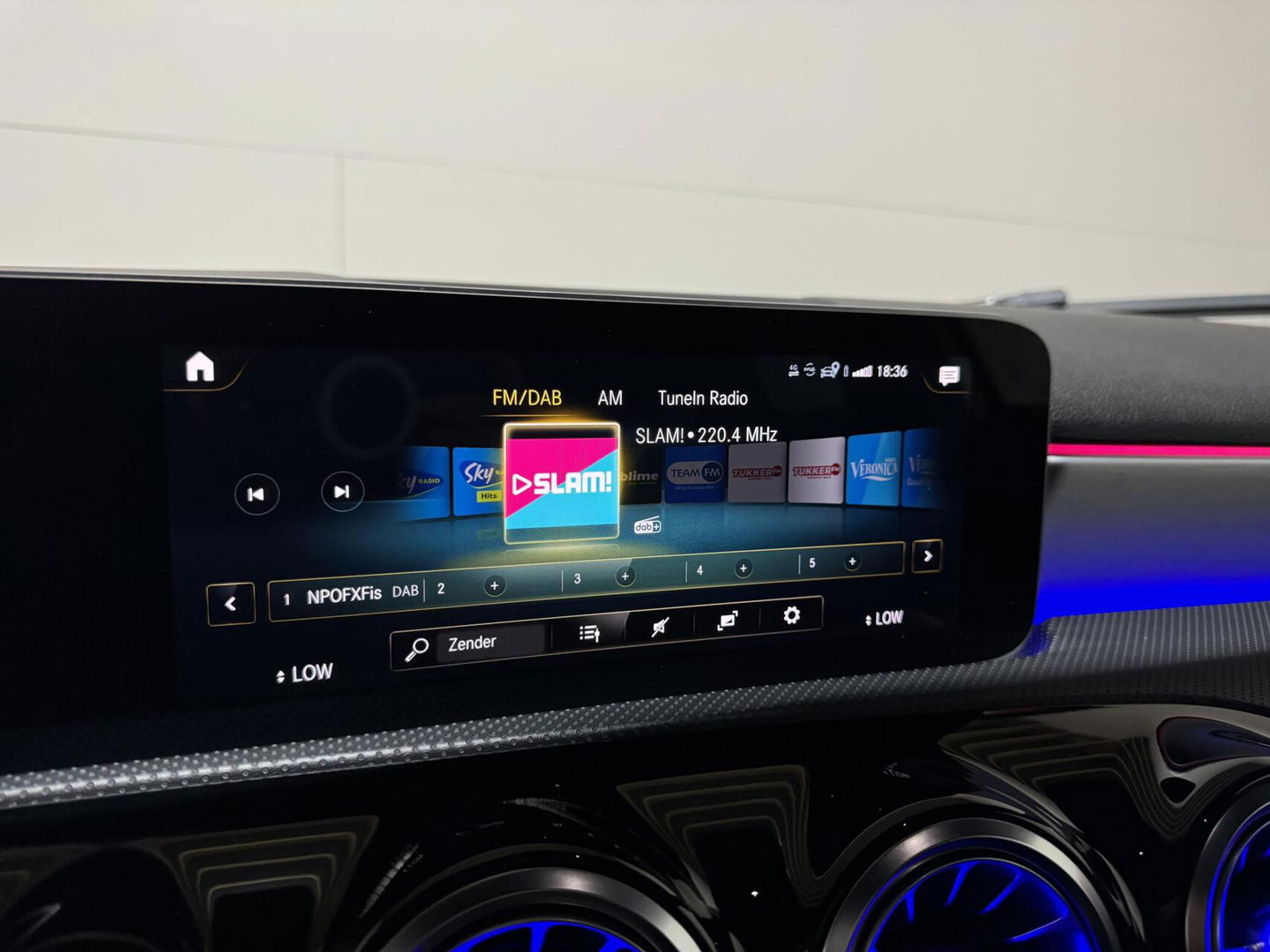 Mercedes-Benz A-Klasse 250 AMG Pano Sfeer 360° Burmester Navi Cruise