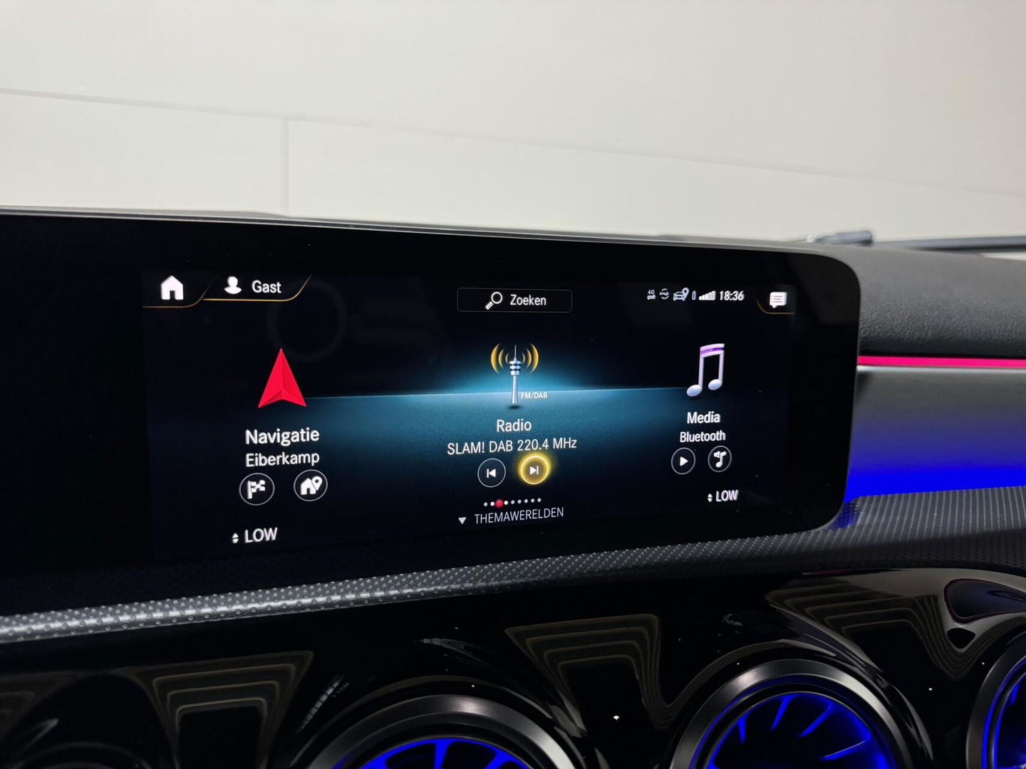 Mercedes-Benz A-Klasse 250 AMG Pano Sfeer 360° Burmester Navi Cruise