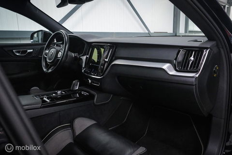 Volvo V60 2.0 T6 Recharge AWD R-Design 340 pk | Harman kardon | Adaptive | Stoel + stuurwiel verwarming | Trekhaak | DAB | LED | Memory |
