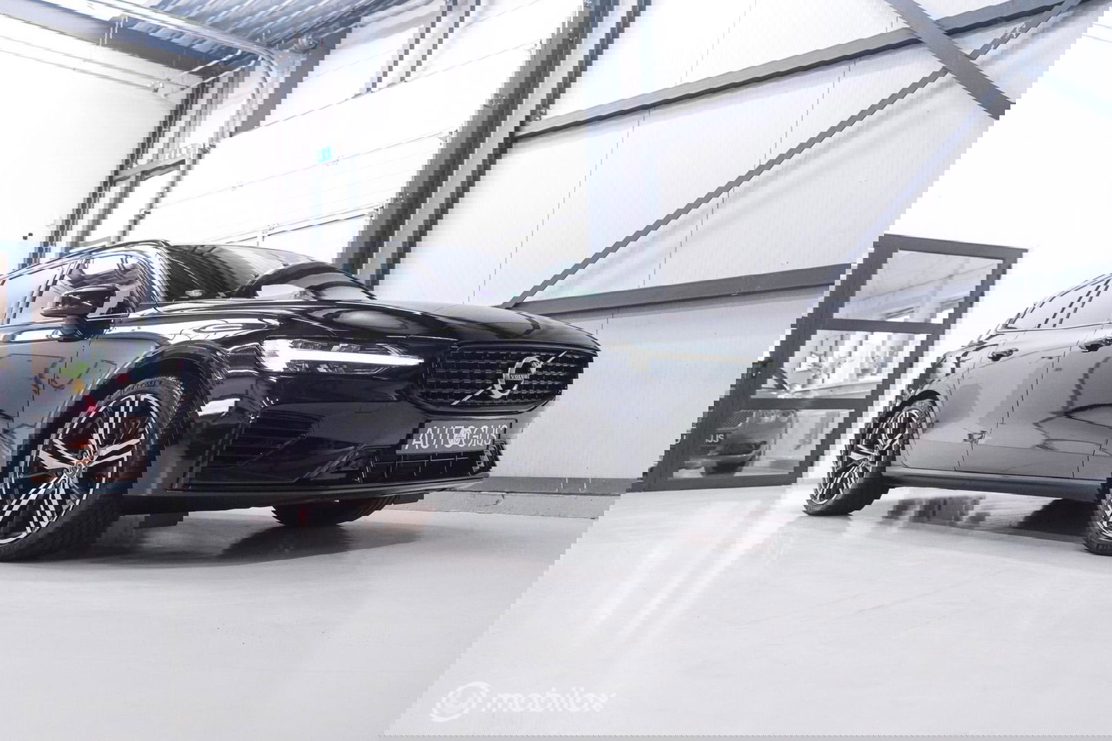 Volvo V60 2.0 T6 Recharge AWD R-Design 340 pk | Harman kardon | Adaptive | Stoel + stuurwiel verwarming | Trekhaak | DAB | LED | Memory |