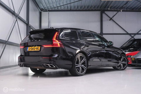 Volvo V60 2.0 T6 Recharge AWD R-Design 340 pk | Harman kardon | Adaptive | Stoel + stuurwiel verwarming | Trekhaak | DAB | LED | Memory |