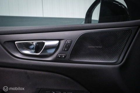 Volvo V60 2.0 T6 Recharge AWD R-Design 340 pk | Harman kardon | Adaptive | Stoel + stuurwiel verwarming | Trekhaak | DAB | LED | Memory |
