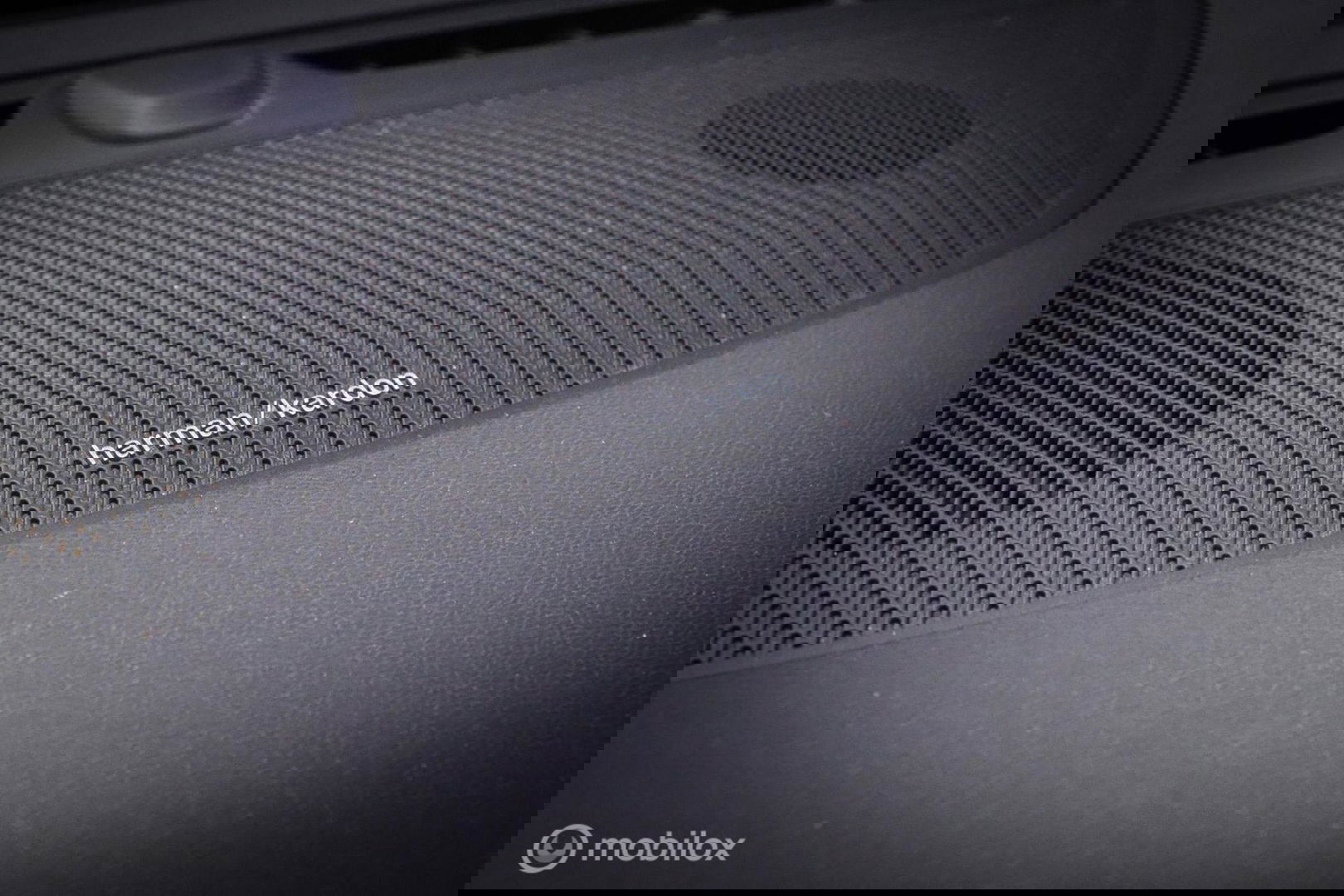 Volvo V60 2.0 T6 Recharge AWD R-Design 340 pk | Harman kardon | Adaptive | Stoel + stuurwiel verwarming | Trekhaak | DAB | LED | Memory |