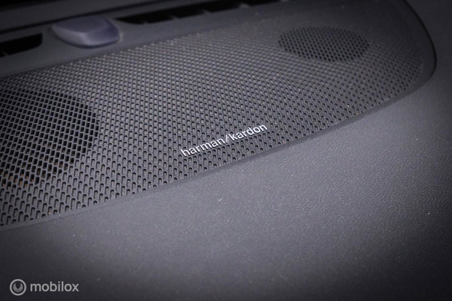 Volvo V60 2.0 T6 Recharge AWD R-Design 340 pk | Harman kardon | Adaptive | Stoel + stuurwiel verwarming | Trekhaak | DAB | LED | Memory |