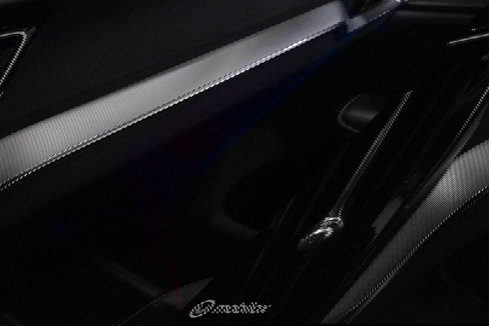 Volvo V60 2.0 T6 Recharge AWD R-Design 340 pk | Harman kardon | Adaptive | Stoel + stuurwiel verwarming | Trekhaak | DAB | LED | Memory |