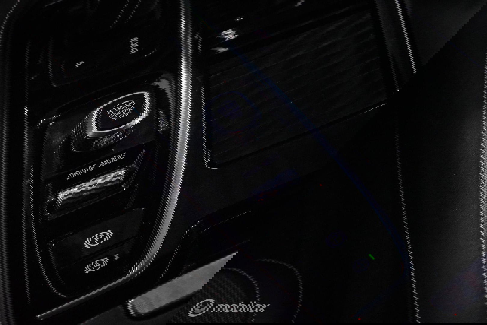 Volvo V60 2.0 T6 Recharge AWD R-Design 340 pk | Harman kardon | Adaptive | Stoel + stuurwiel verwarming | Trekhaak | DAB | LED | Memory |