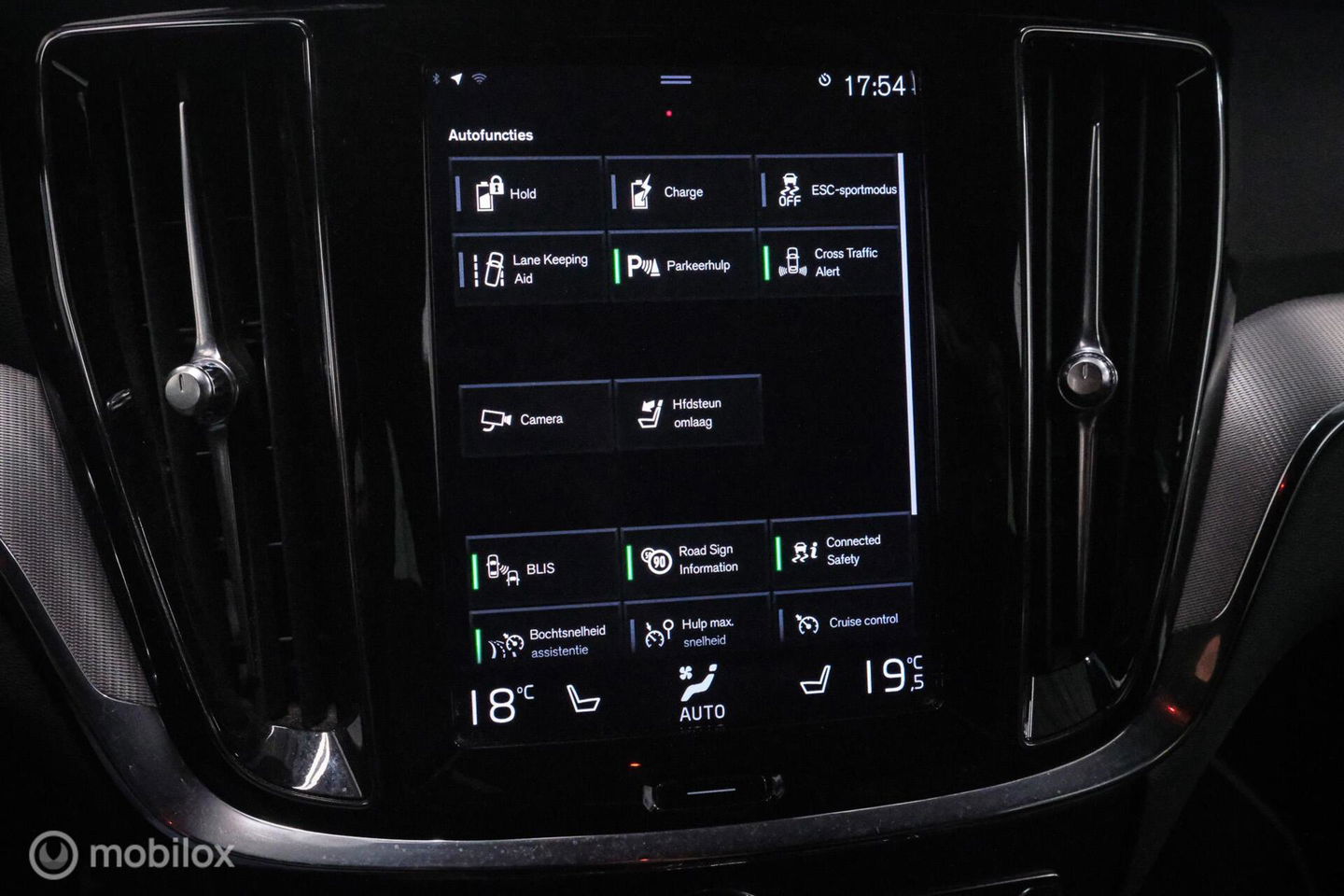 Volvo V60 2.0 T6 Recharge AWD R-Design 340 pk | Harman kardon | Adaptive | Stoel + stuurwiel verwarming | Trekhaak | DAB | LED | Memory |