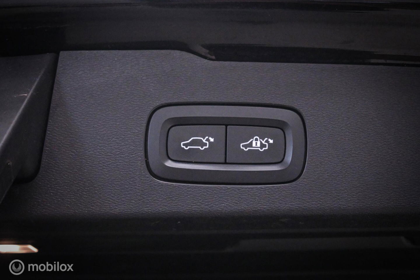 Volvo V60 2.0 T6 Recharge AWD R-Design 340 pk | Harman kardon | Adaptive | Stoel + stuurwiel verwarming | Trekhaak | DAB | LED | Memory |