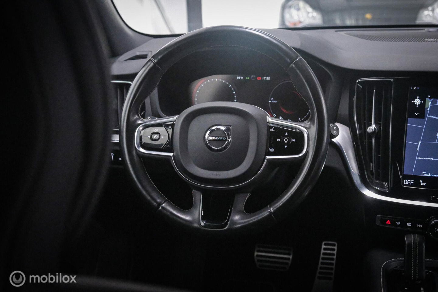 Volvo V60 2.0 T6 Recharge AWD R-Design 340 pk | Harman kardon | Adaptive | Stoel + stuurwiel verwarming | Trekhaak | DAB | LED | Memory |