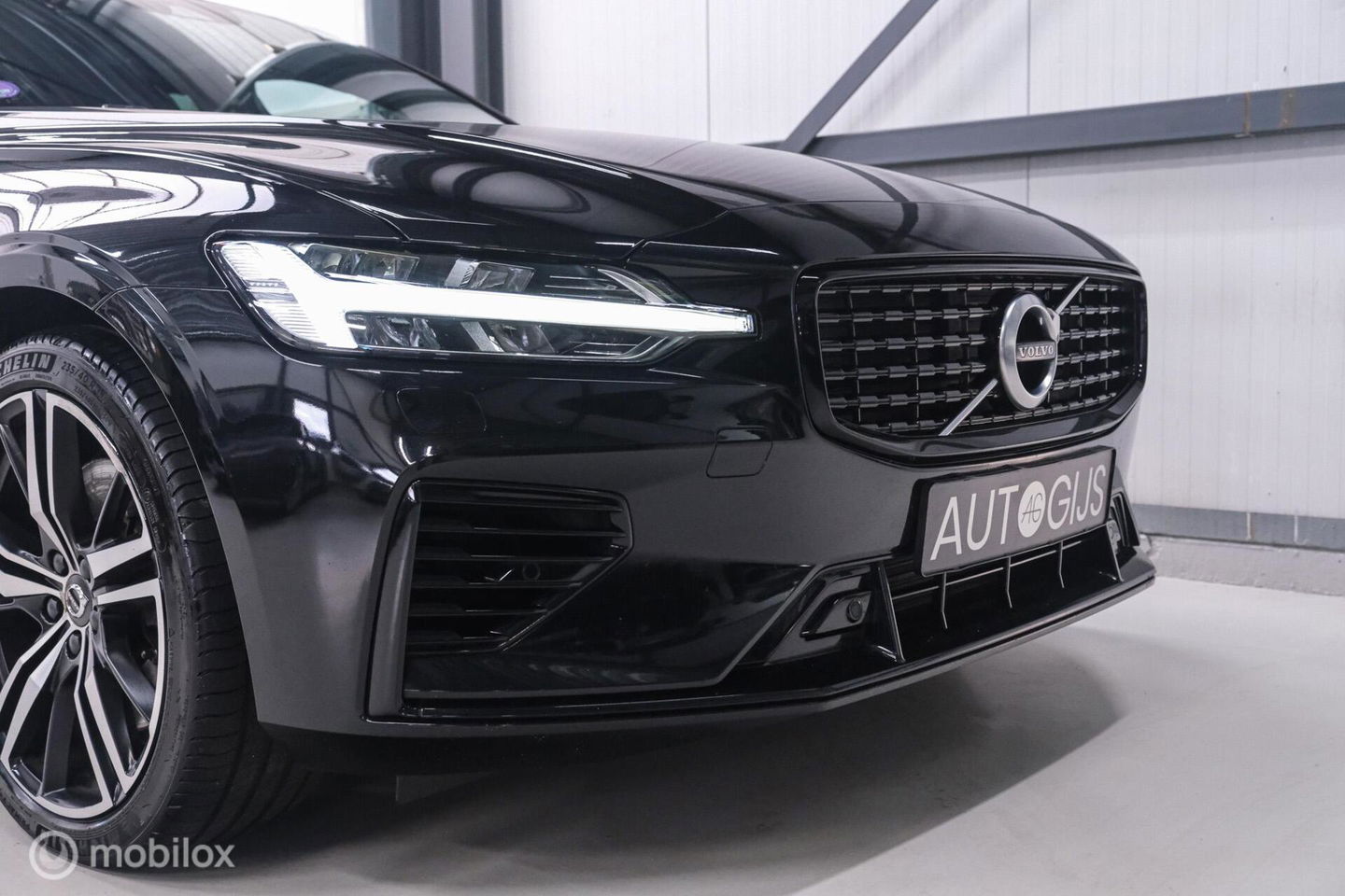 Volvo V60 2.0 T6 Recharge AWD R-Design 340 pk | Harman kardon | Adaptive | Stoel + stuurwiel verwarming | Trekhaak | DAB | LED | Memory |
