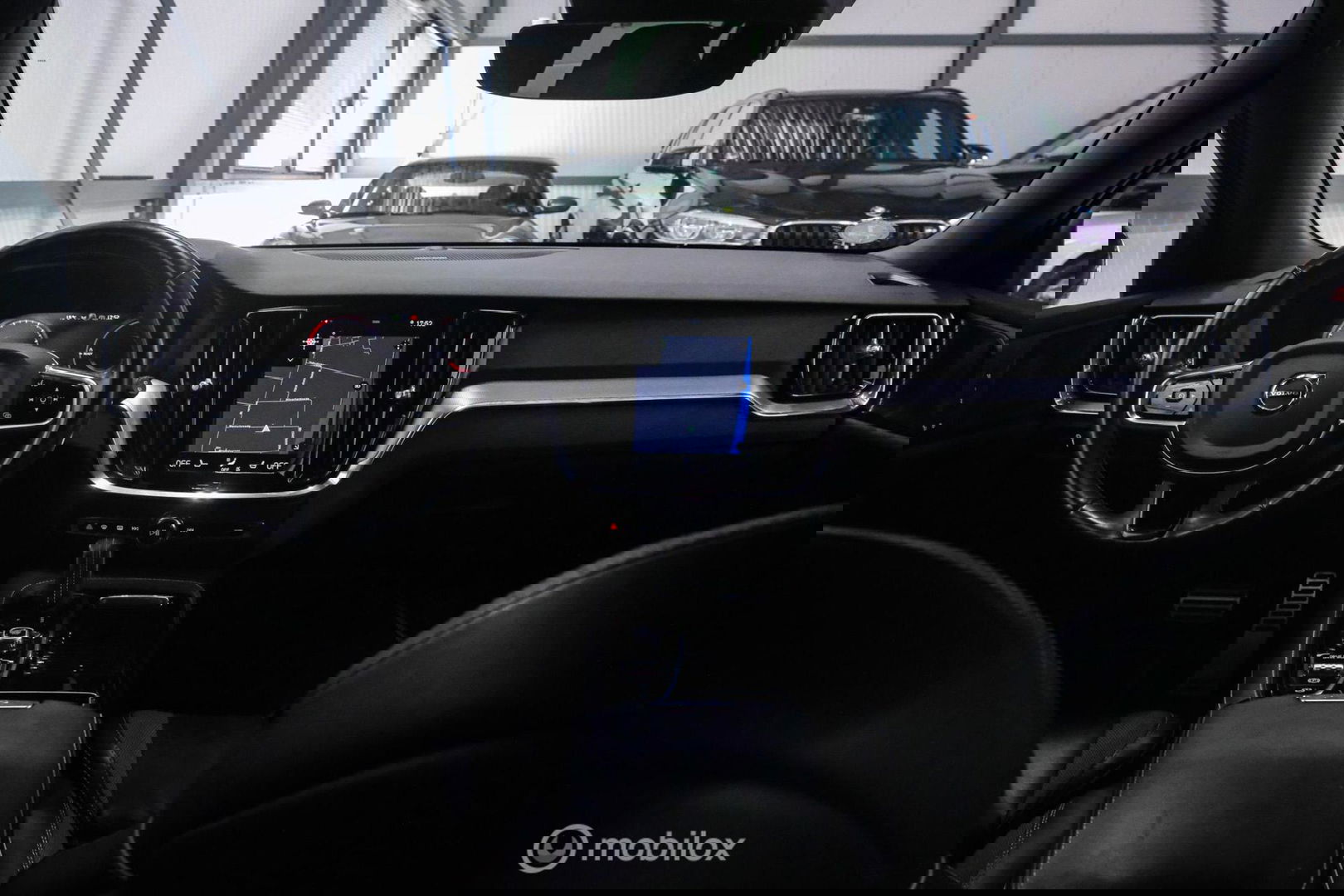 Volvo V60 2.0 T6 Recharge AWD R-Design 340 pk | Harman kardon | Adaptive | Stoel + stuurwiel verwarming | Trekhaak | DAB | LED | Memory |