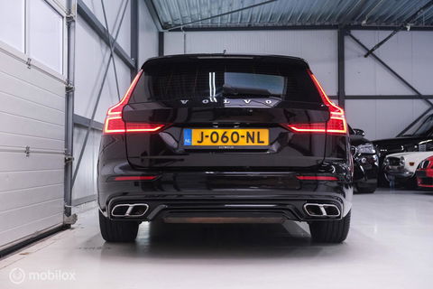 Volvo V60 2.0 T6 Recharge AWD R-Design 340 pk | Harman kardon | Adaptive | Stoel + stuurwiel verwarming | Trekhaak | DAB | LED | Memory |