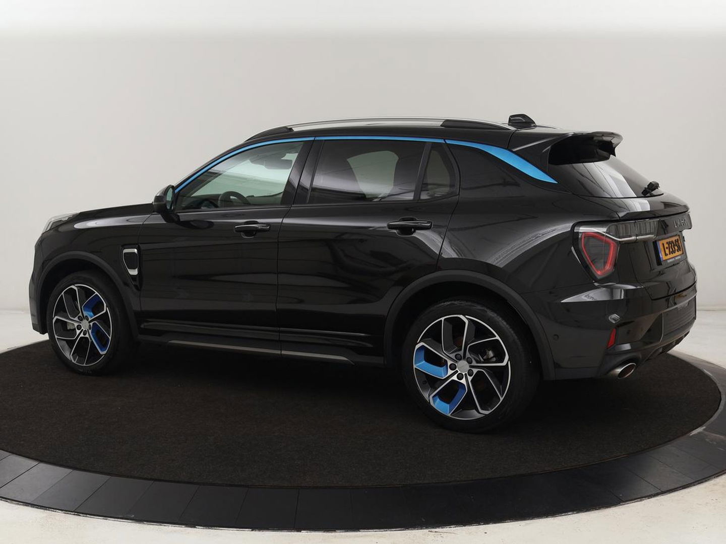 Lynk & Co 01 1.5 Plug In | Panoramadak | Infinity by Harman | Camera | Adaptive cruise | Stoelverwarming | Carplay | Memory | Full LED | PHEV