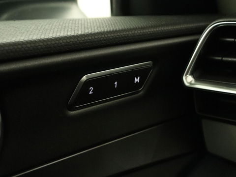 Lynk & Co 01 1.5 Plug In | Panoramadak | Infinity by Harman | Camera | Adaptive cruise | Stoelverwarming | Carplay | Memory | Full LED | PHEV