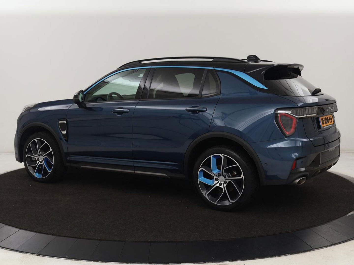 Lynk & Co 01 1.5 Plug In | Panoramadak | Infinity by Harman | Camera | Adaptive cruise | Stoelverwarming | Carplay | Memory | Full LED | PHEV