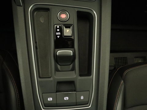 CUPRA Formentor 1.4 e-Hybrid VZ | 245pk | Stoel & stuurverwarming | 360 Camera | Carplay | Adaptive cruise | Navigatie | Sfeerverlichting | Keyless | Full LED | PHEV | Plug In