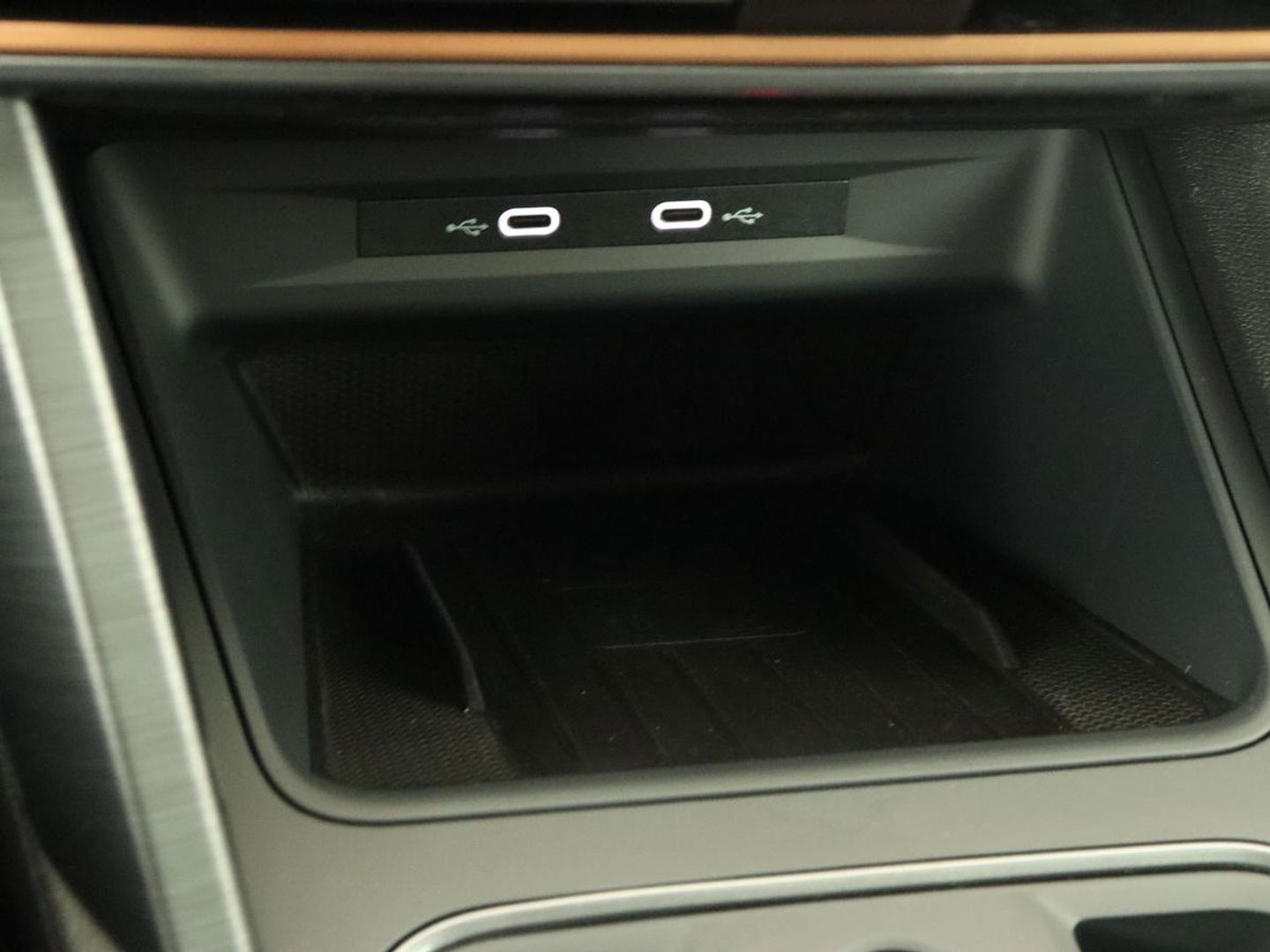 CUPRA Formentor 1.4 e-Hybrid VZ | 245pk | Stoel & stuurverwarming | 360 Camera | Carplay | Adaptive cruise | Navigatie | Sfeerverlichting | Keyless | Full LED | PHEV | Plug In