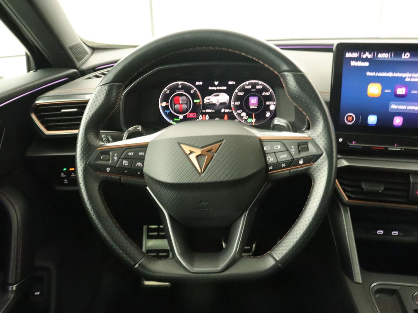 CUPRA Formentor 1.4 e-Hybrid VZ | 245pk | Stoel & stuurverwarming | 360 Camera | Carplay | Adaptive cruise | Navigatie | Sfeerverlichting | Keyless | Full LED | PHEV | Plug In