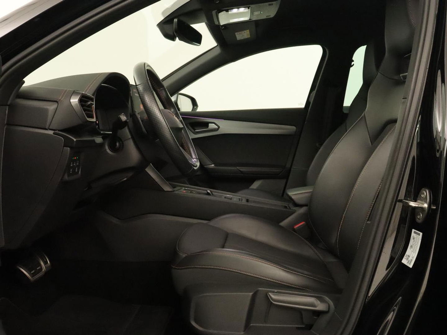 CUPRA Formentor 1.4 e-Hybrid VZ | 245pk | Stoel & stuurverwarming | 360 Camera | Carplay | Adaptive cruise | Navigatie | Sfeerverlichting | Keyless | Full LED | PHEV | Plug In