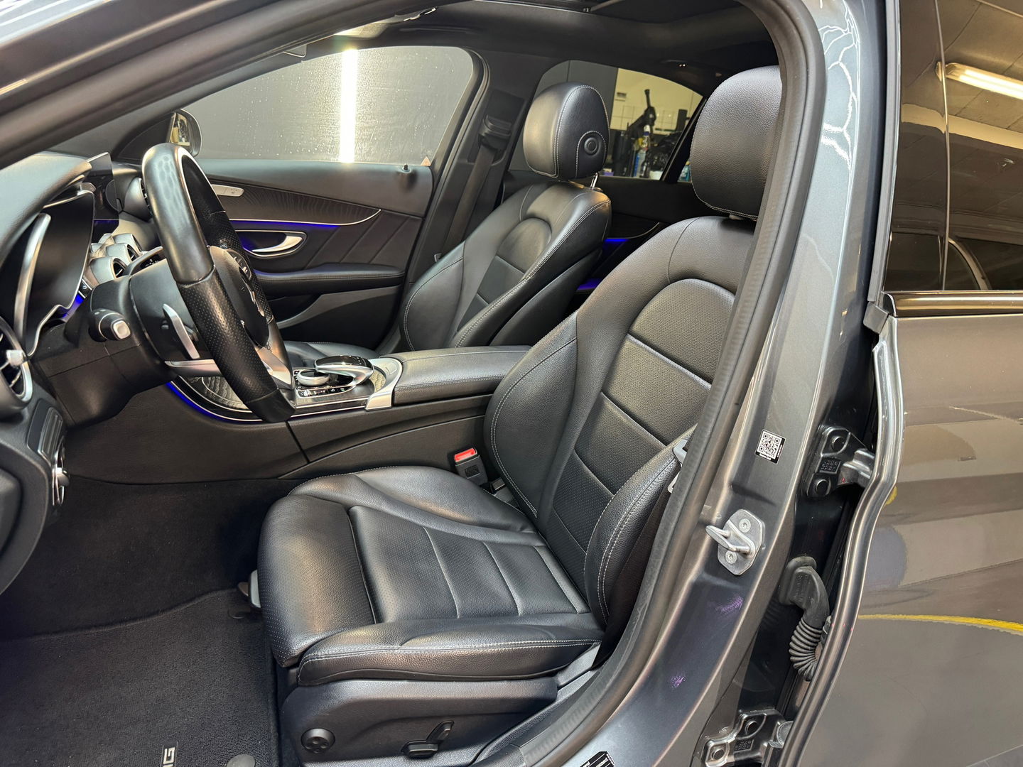 Mercedes-Benz C-Klasse 180 AMG Premium+ Pano|Keyless|Burmester