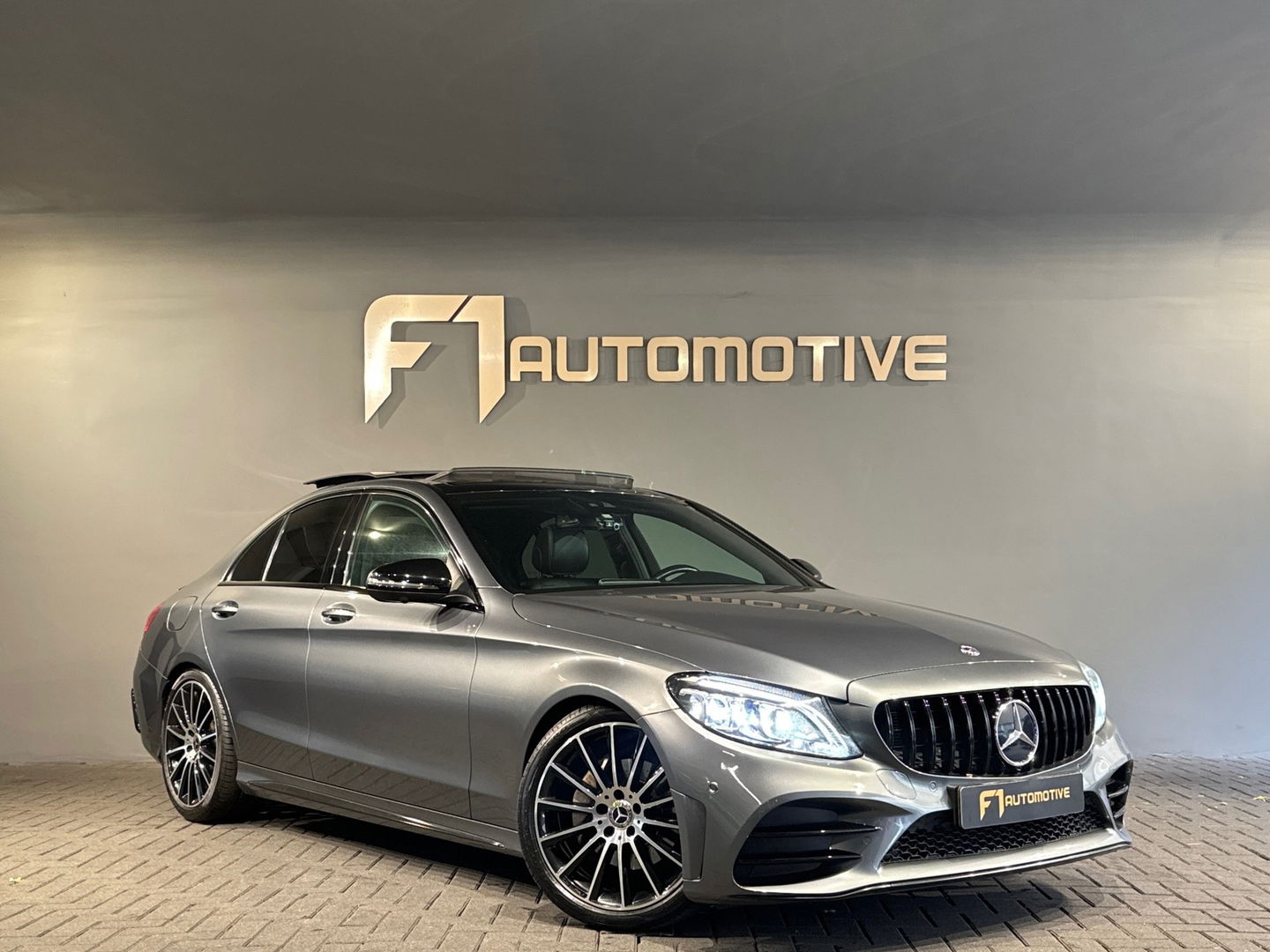 Mercedes-Benz C-Klasse 180 AMG Premium+ Pano|Keyless|Burmester