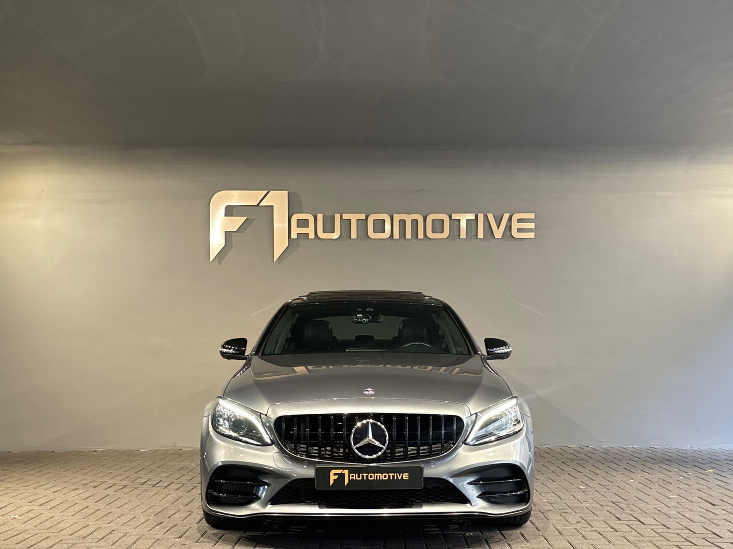Mercedes-Benz C-Klasse 180 AMG Premium+ Pano|Keyless|Burmester