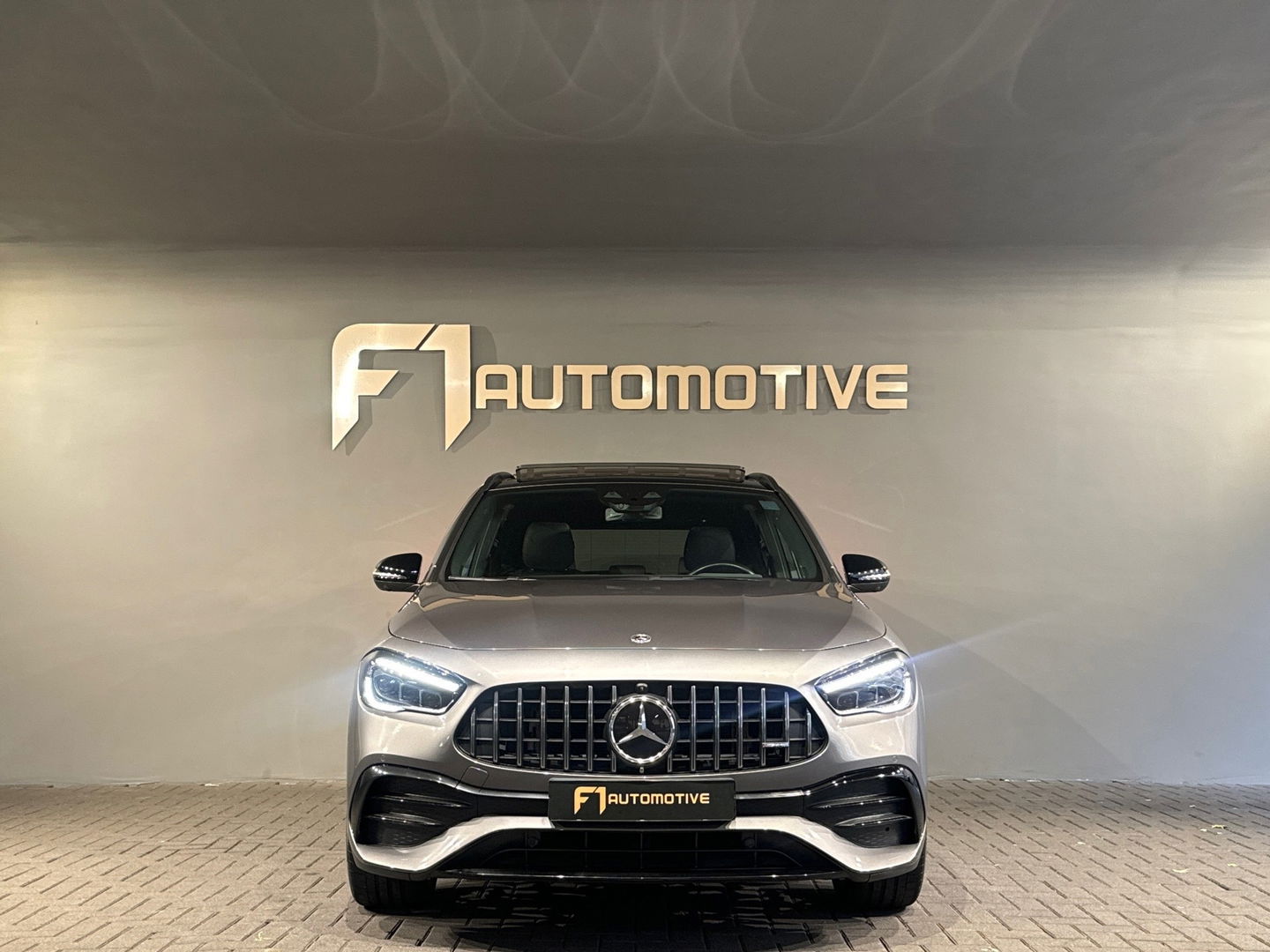 Mercedes-Benz GLA AMG 35 4M Pano|Memory|HuD|Carbon|VOL