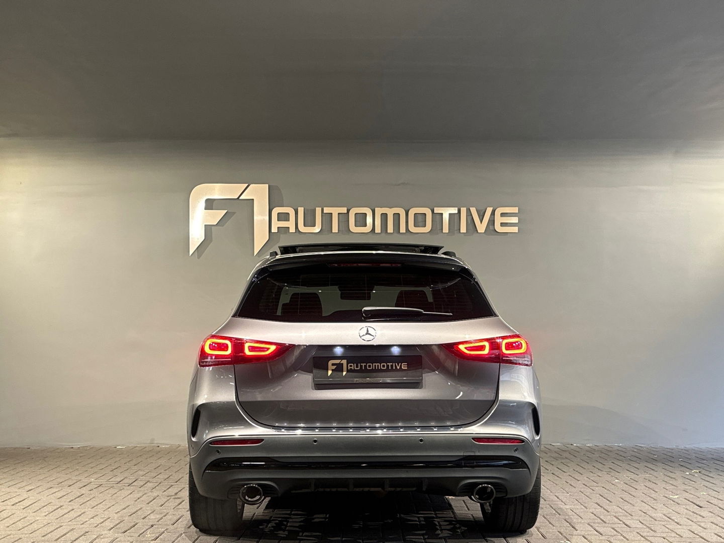 Mercedes-Benz GLA AMG 35 4M Pano|Memory|HuD|Carbon|VOL