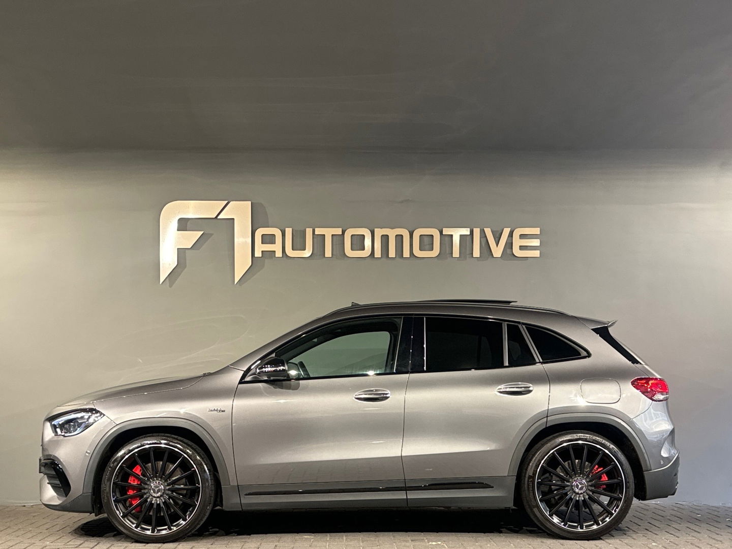 Mercedes-Benz GLA AMG 35 4M Pano|Memory|HuD|Carbon|VOL
