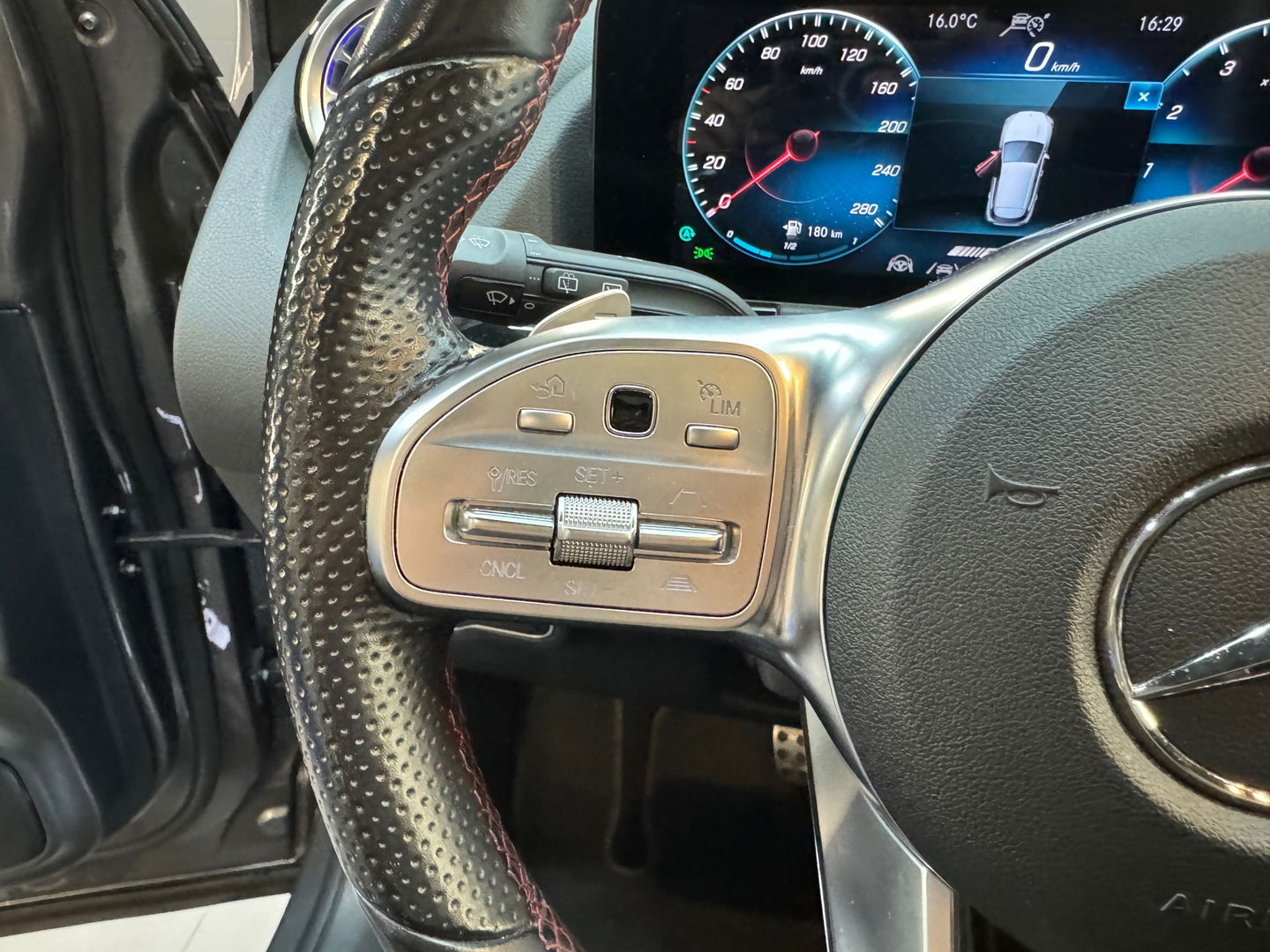 Mercedes-Benz GLA AMG 35 4M Pano|Memory|HuD|Carbon|VOL