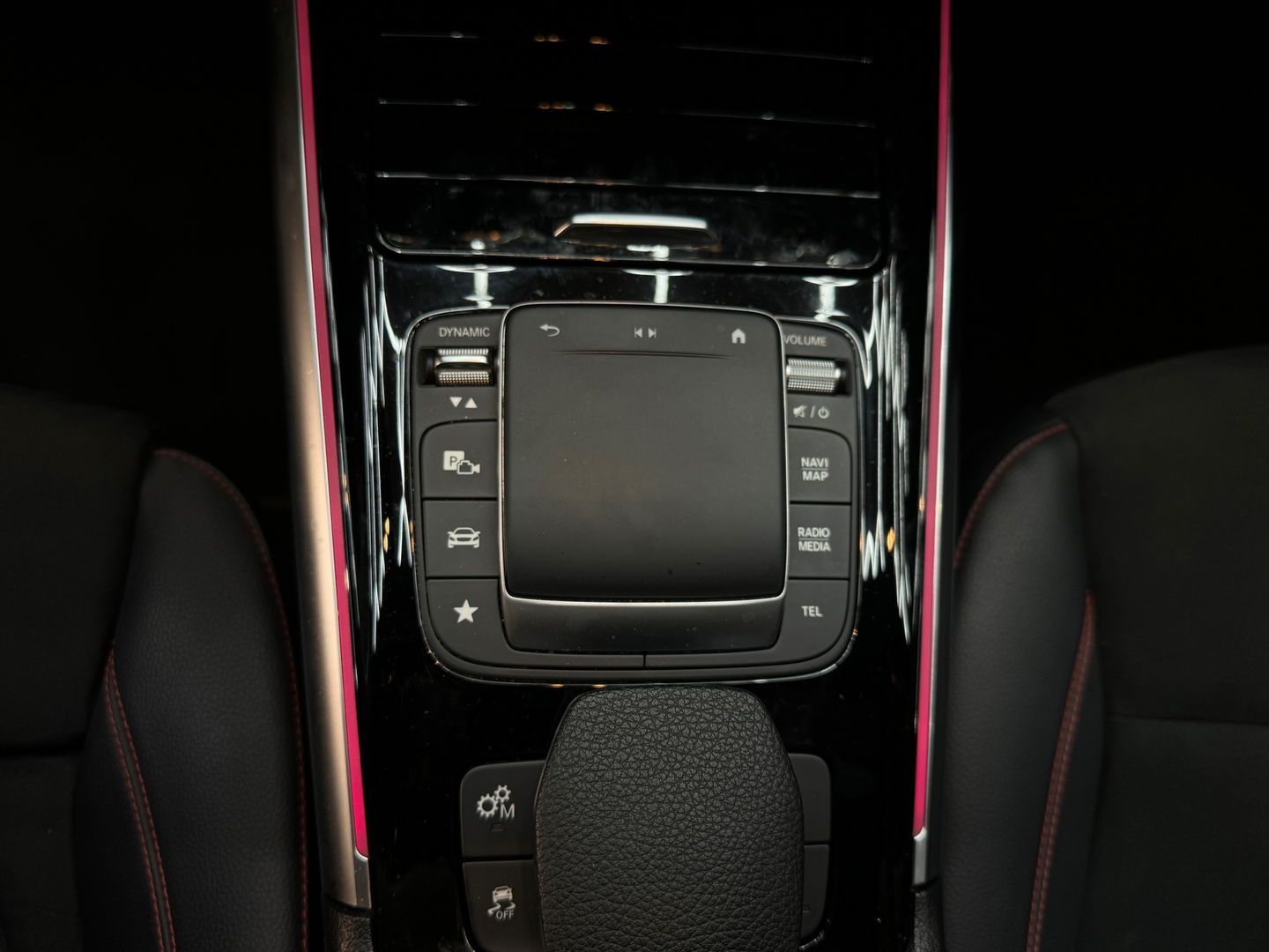 Mercedes-Benz GLA AMG 35 4M Pano|Memory|HuD|Carbon|VOL