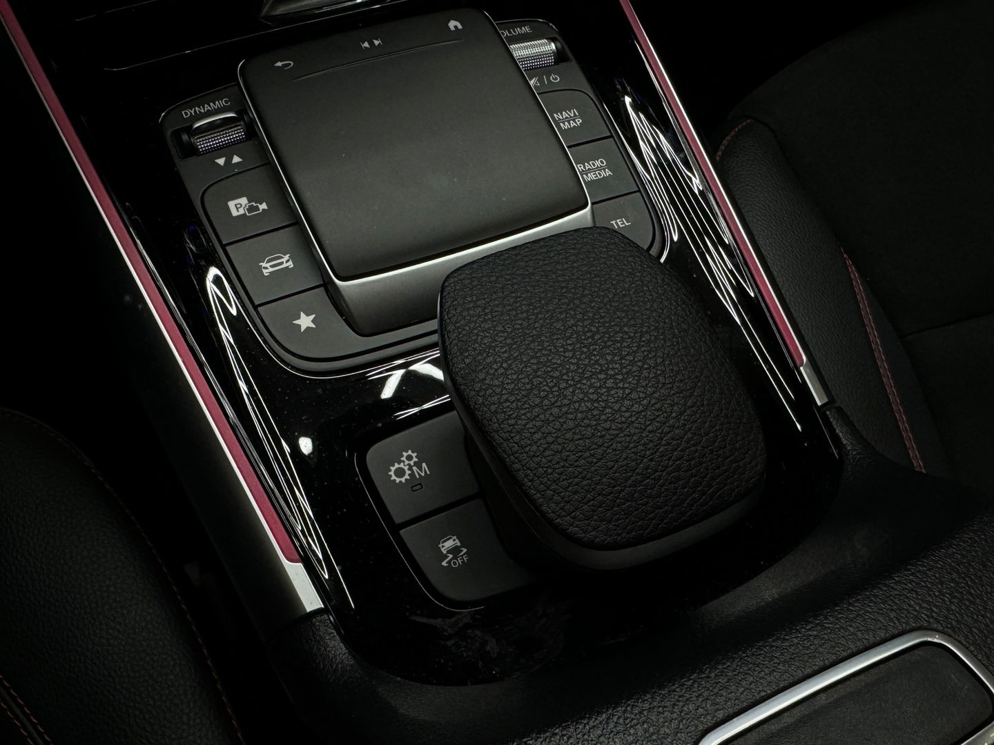 Mercedes-Benz GLA AMG 35 4M Pano|Memory|HuD|Carbon|VOL