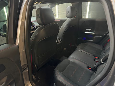 Mercedes-Benz GLA AMG 35 4M Pano|Memory|HuD|Carbon|VOL